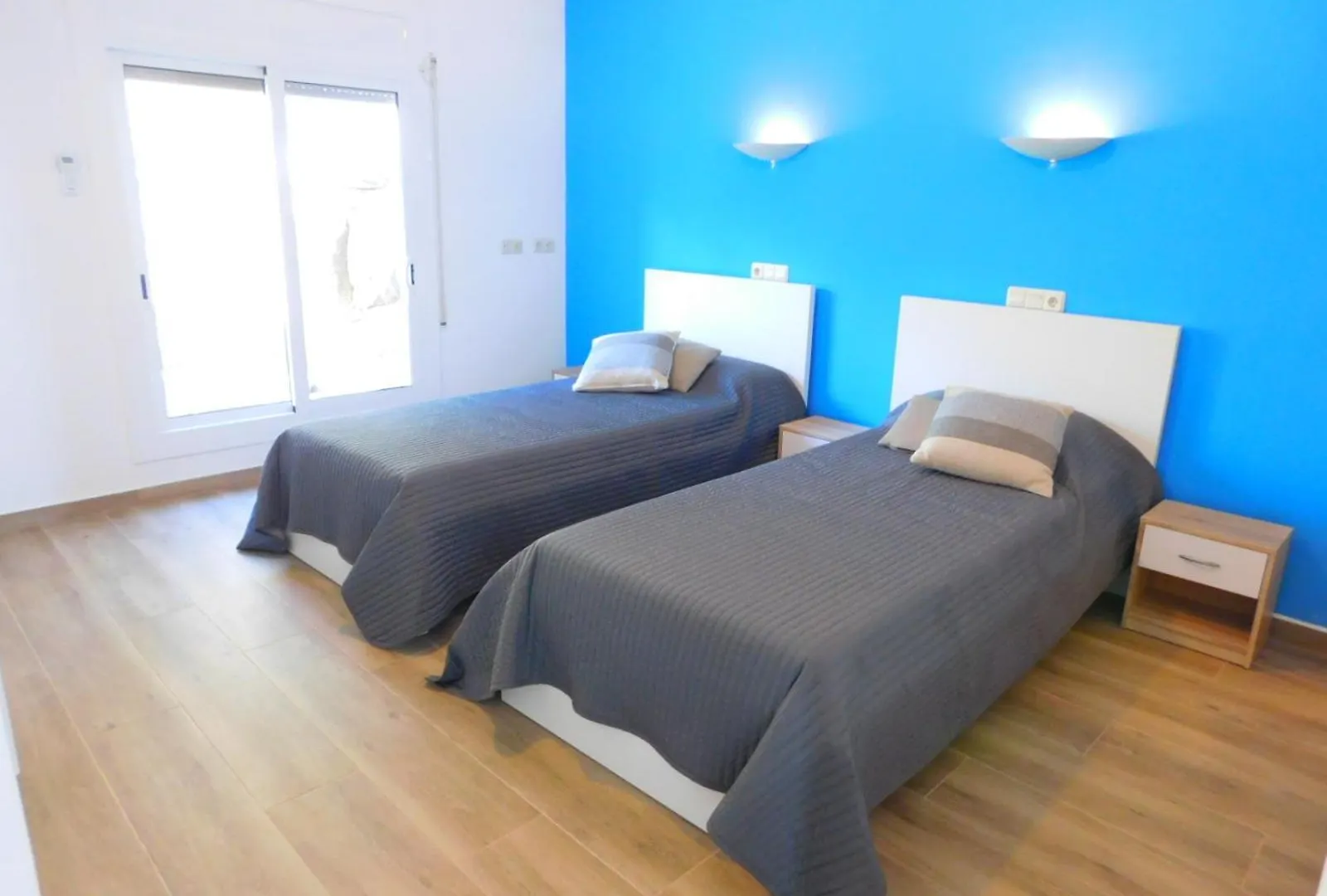 Gmid Immo A228 Casa Unica Villa Roses 0*,